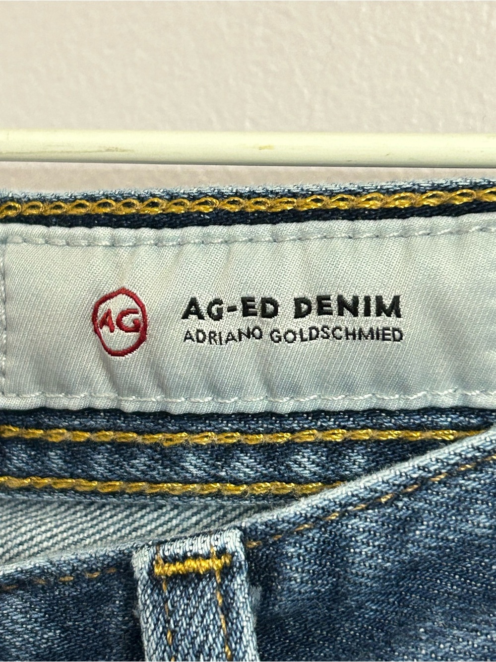 AG Jeans The Graduate Tailored Leg 30R - Picture 6 of 7